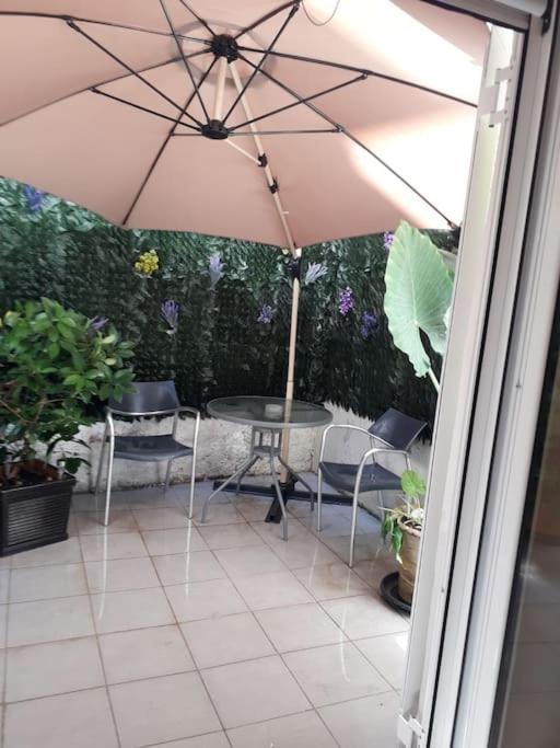 Apartment In The Centre Of Athina Atenas Exterior foto